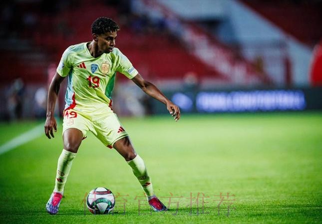 莱万脚踝仍未完全康复 但他希望出战国家德比 莱万脚踝仍未完全康复 但他希望出战国家德比